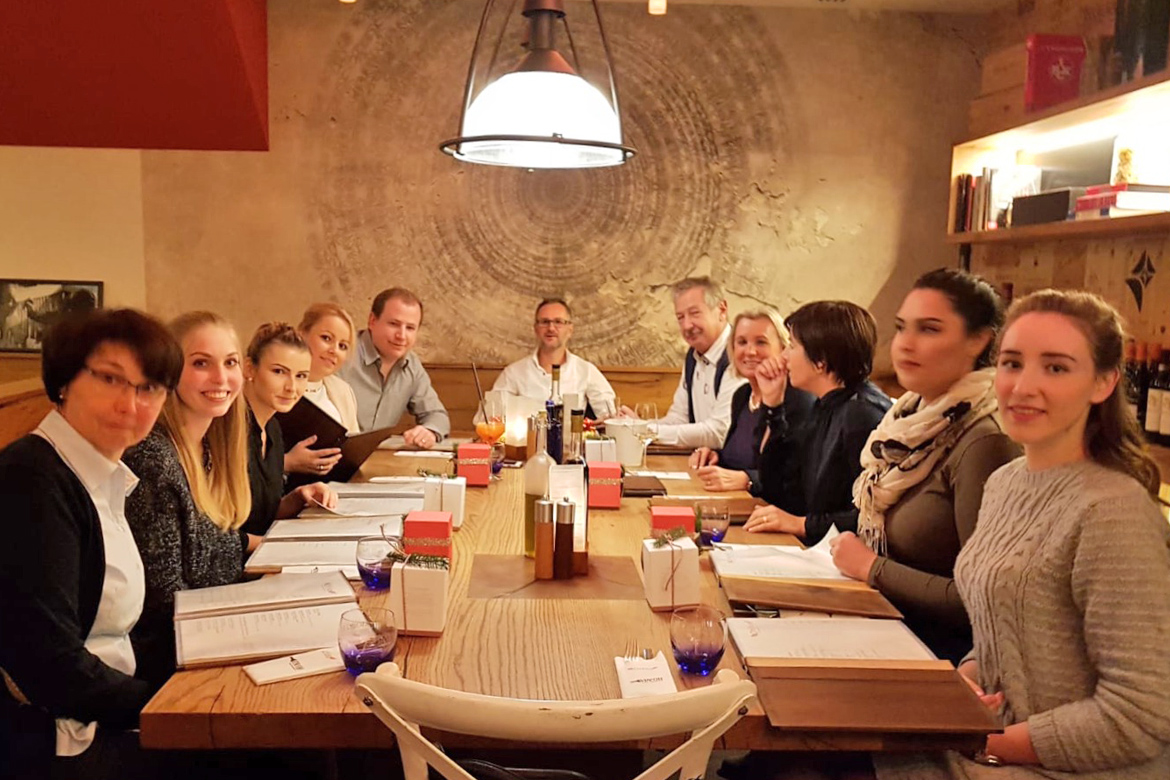 Besuch vom Nikolaus und gemütliche Weihnachtsfeier